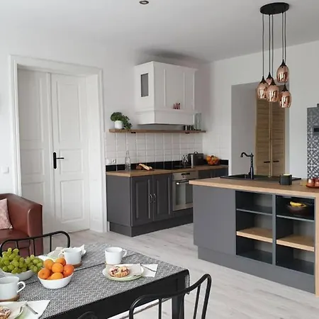 Apartamento W Kamienicy Przy Plantach